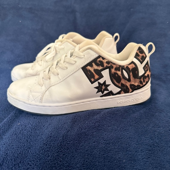 DC Women's Court Graffik Shoes-Leopard Print-Rare-8.5 - Picture 2 of 8